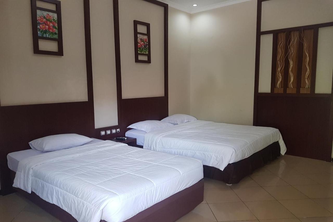 Oyo 2671 Wisma Djaja Syariah Bojonegoro المظهر الخارجي الصورة